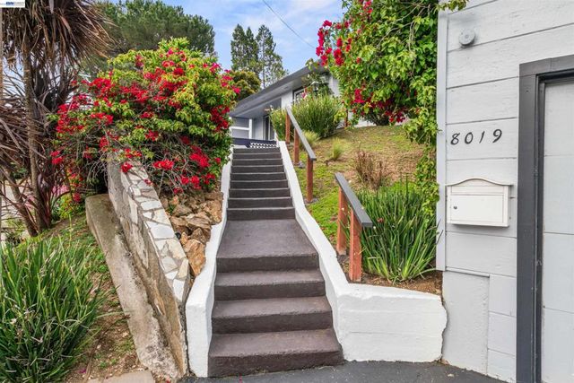 8019 Sterling Dr., Oakland, CA 94605