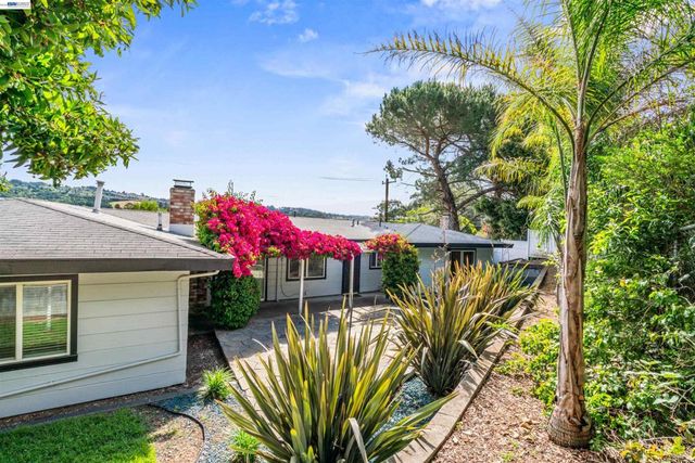 8019 Sterling Dr., Oakland, CA 94605
