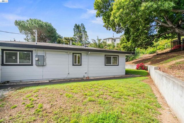 8019 Sterling Dr., Oakland, CA 94605