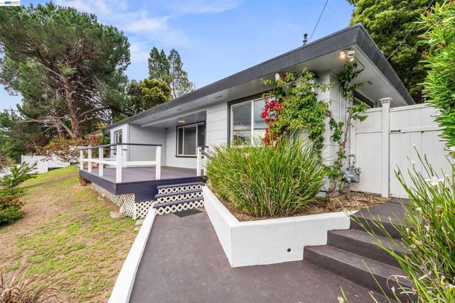 8019 Sterling Dr., Oakland, CA 94605