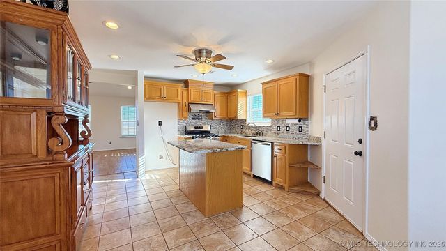 8195 Hwy 82 A, Tahlequah, OK 74464