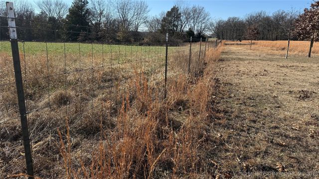 8195 Hwy 82 A, Tahlequah, OK 74464