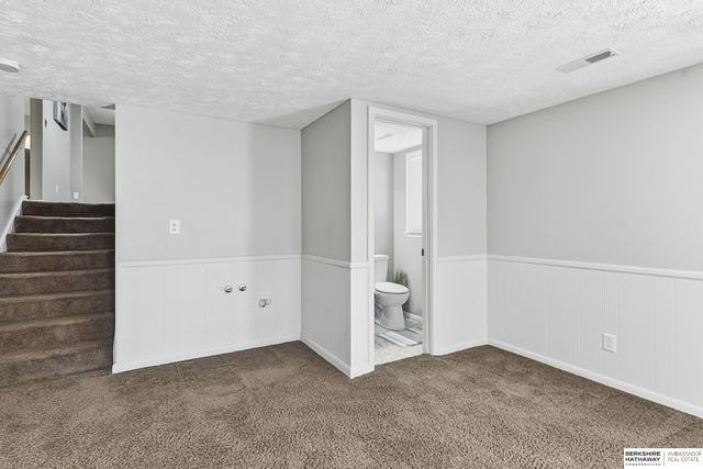 921 N 121 Street, Omaha, NE 68154