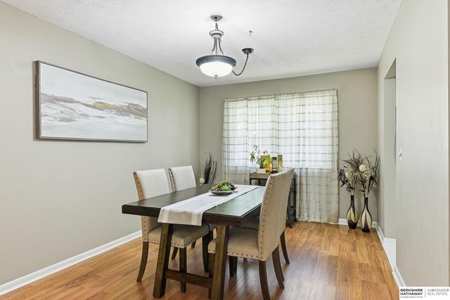 921 N 121 Street, Omaha, NE 68154