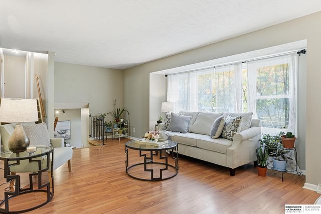 921 N 121 Street, Omaha, NE 68154