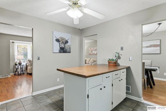 921 N 121 Street, Omaha, NE 68154