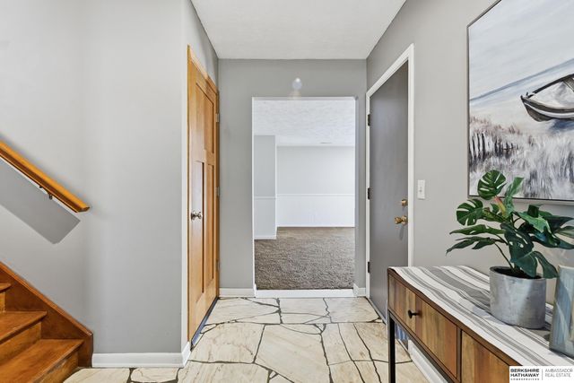 921 N 121 Street, Omaha, NE 68154