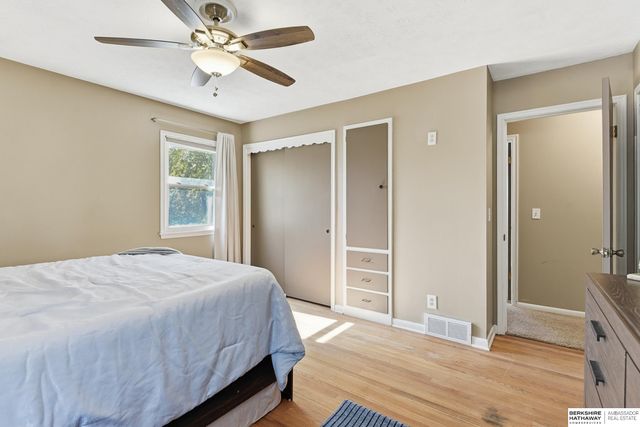 921 N 121 Street, Omaha, NE 68154