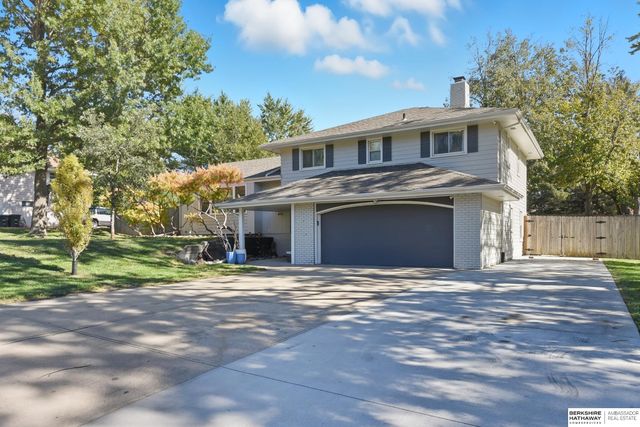 921 N 121 Street, Omaha, NE 68154