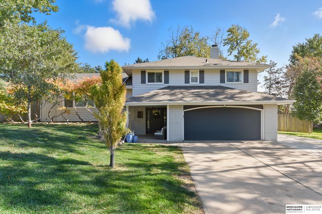 921 N 121 Street, Omaha, NE 68154