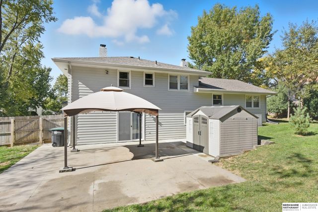 921 N 121 Street, Omaha, NE 68154