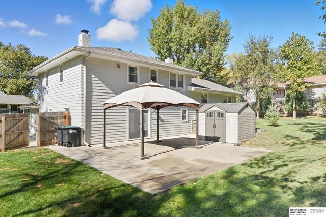 921 N 121 Street, Omaha, NE 68154