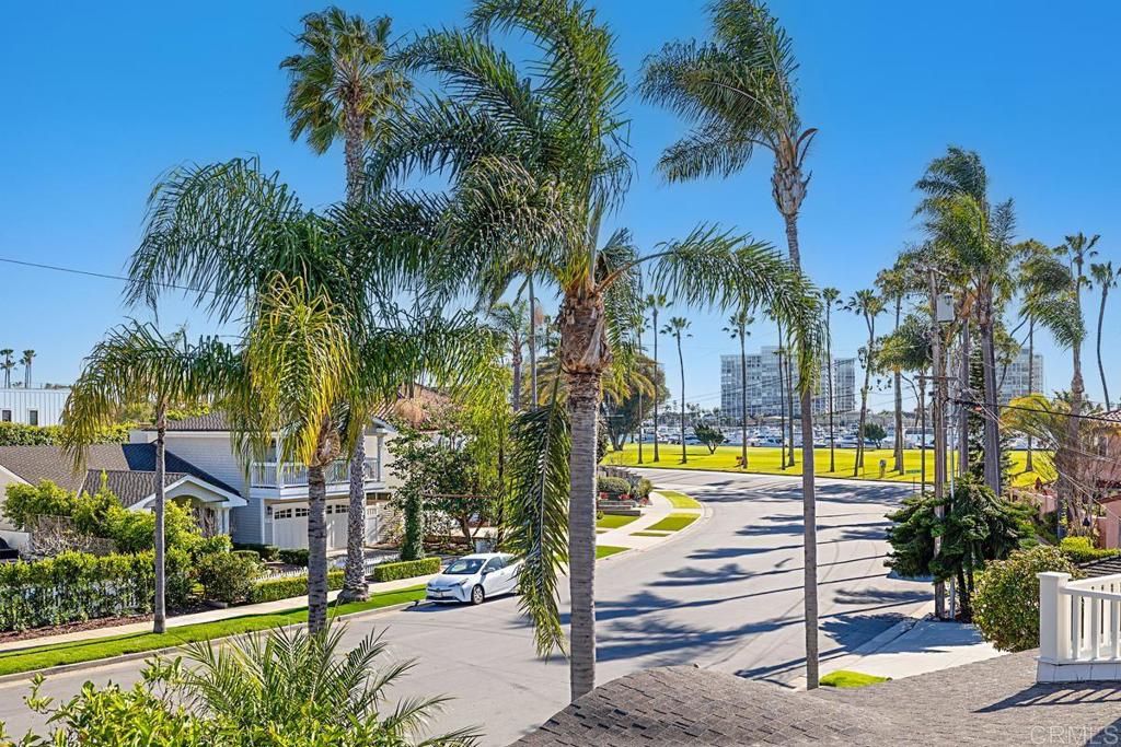 Image 32 of property listing at 1725 Monterey Avenue, Coronado, CA 92118