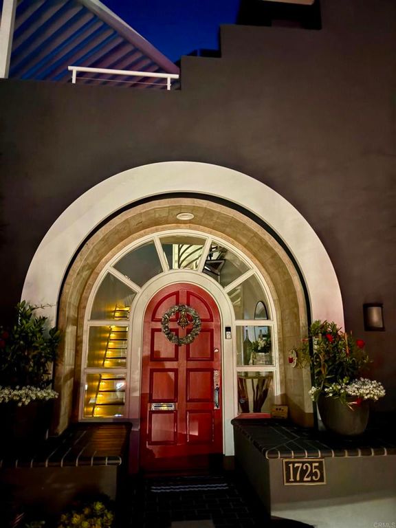 Image 40 of property listing at 1725 Monterey Avenue, Coronado, CA 92118