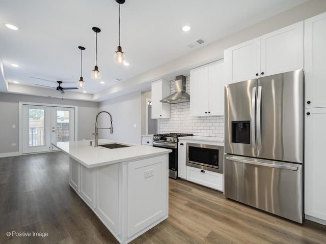 261 WASHINGTON Boulevard 506, Oak Park, IL 60304