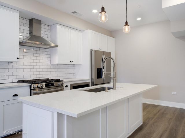 261 WASHINGTON Boulevard 506, Oak Park, IL 60304