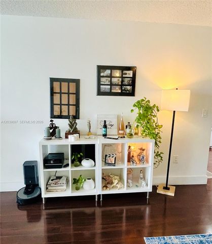 3701 N Country Club Dr 304, Aventura, FL 33180