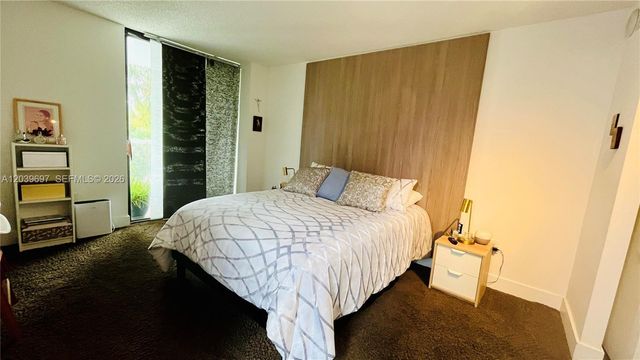 3701 N Country Club Dr 304, Aventura, FL 33180