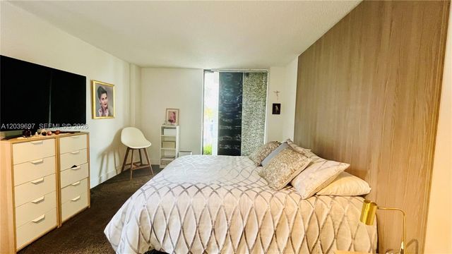 3701 N Country Club Dr 304, Aventura, FL 33180