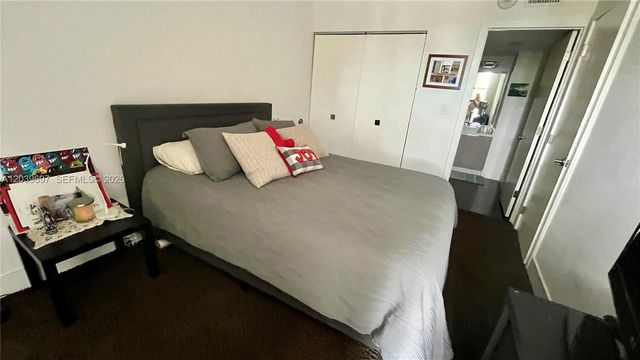 3701 N Country Club Dr 304, Aventura, FL 33180
