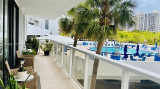 3701 N Country Club Dr 304, Aventura, FL 33180