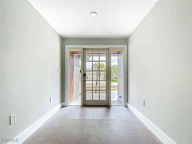 888 Limpet DR, Sanibel, FL 33957