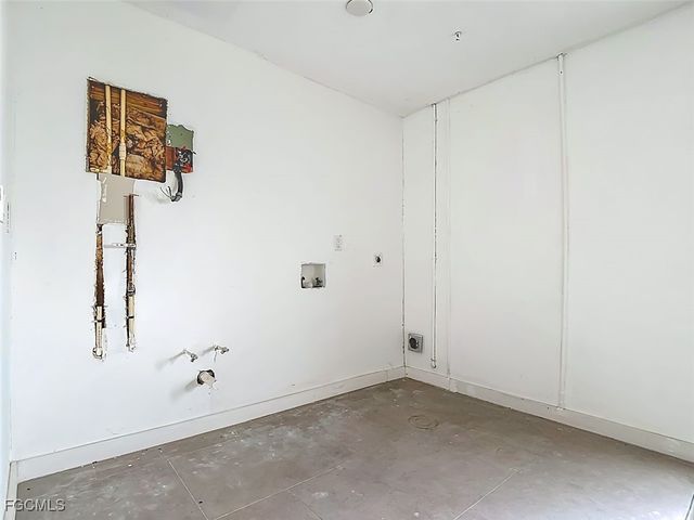 888 Limpet DR, Sanibel, FL 33957