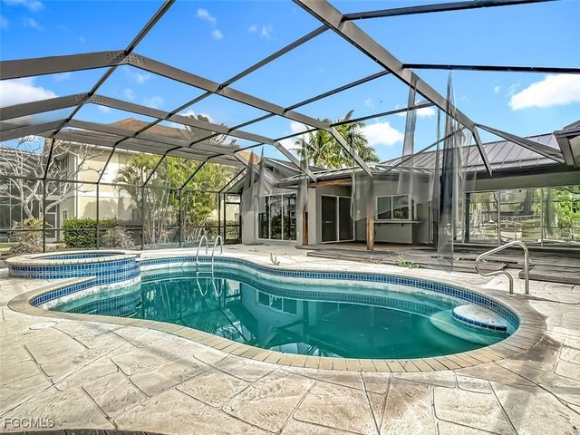 888 Limpet DR, Sanibel, FL 33957