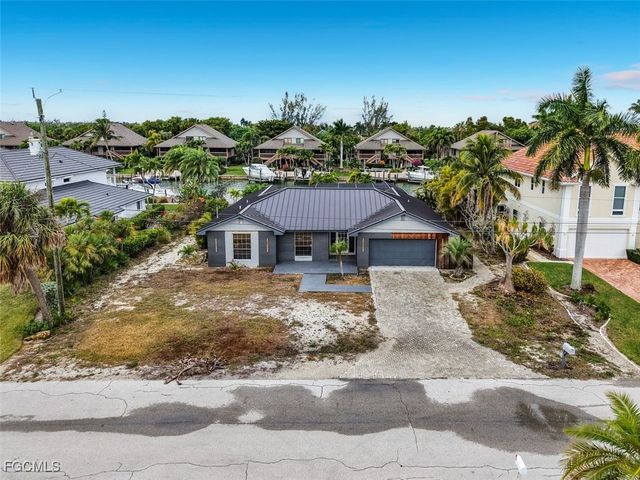 888 Limpet DR, Sanibel, FL 33957