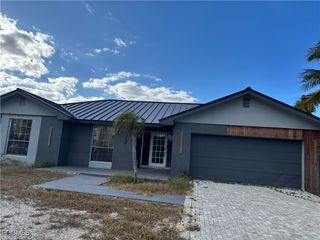 888 Limpet DR, Sanibel, FL 33957