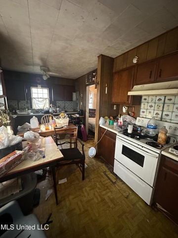 175 Bilmarsan Drive, Biloxi, MS 39531
