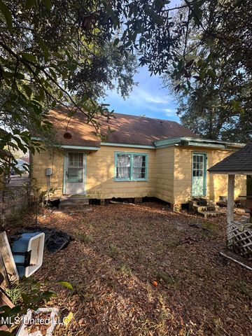 175 Bilmarsan Drive, Biloxi, MS 39531