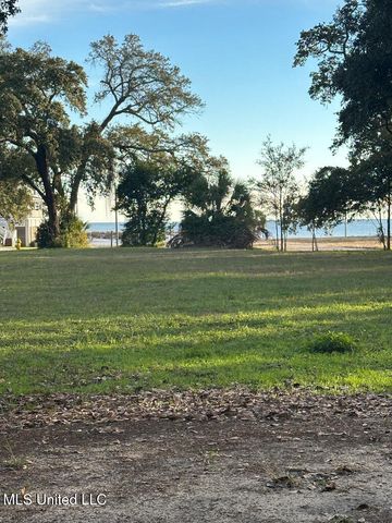 175 Bilmarsan Drive, Biloxi, MS 39531