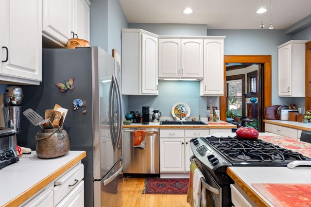 1915 Fremont Avenue S, Minneapolis, MN 55403