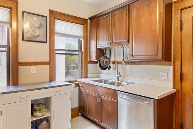 1915 Fremont Avenue S, Minneapolis, MN 55403