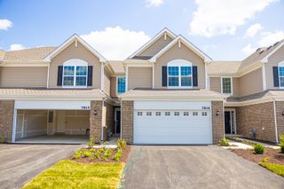 7825 Nightshade Lane, Joliet, IL 60431