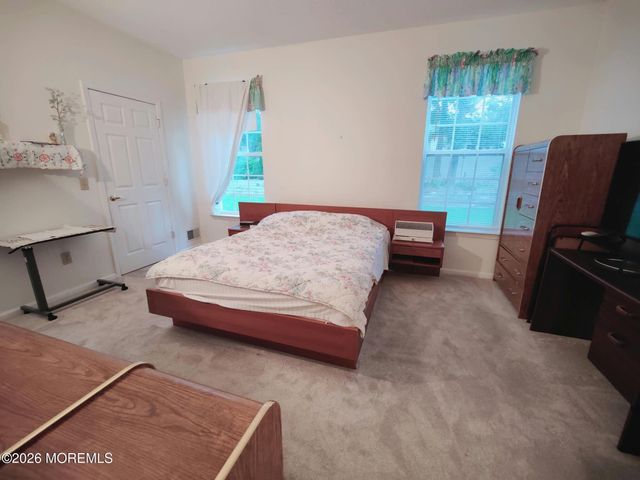 61 Robin Lane, Barnegat, NJ 08005