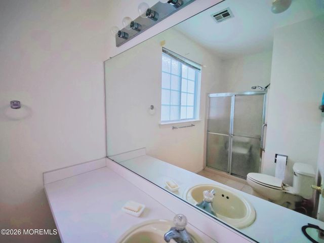 61 Robin Lane, Barnegat, NJ 08005