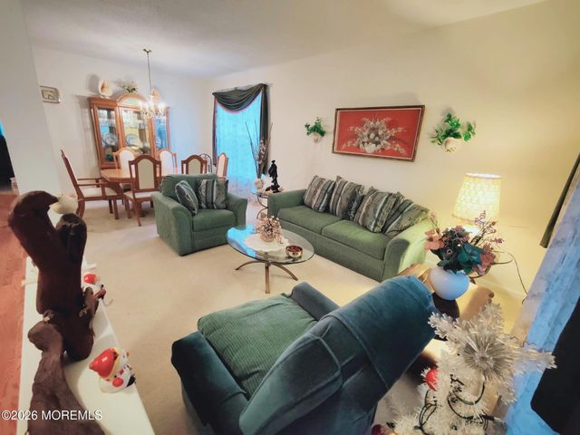 61 Robin Lane, Barnegat, NJ 08005
