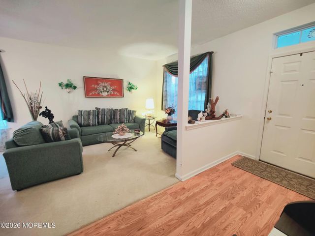 61 Robin Lane, Barnegat, NJ 08005