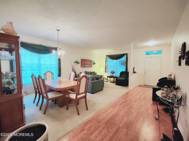 61 Robin Lane, Barnegat, NJ 08005