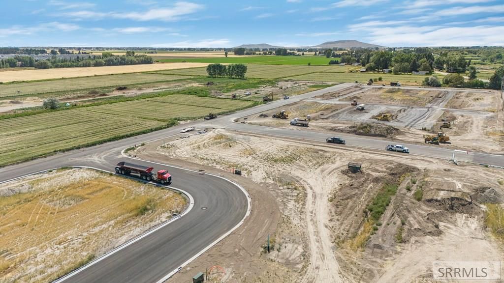 Image 11 of property listing at Lot 1 Bl 3 Trappers Loop, Rexburg, ID 83440