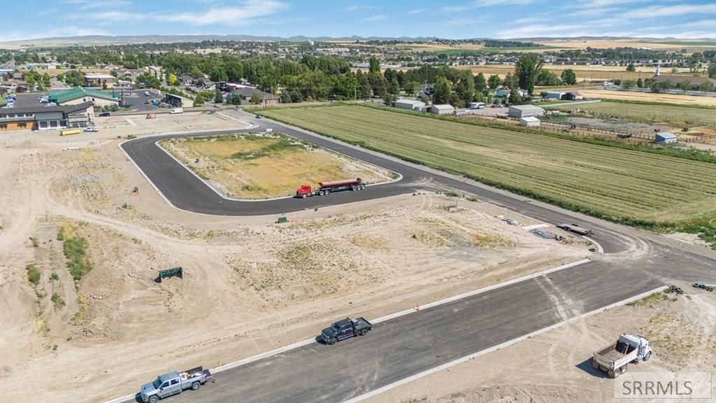 Image 2 of property listing at Lot 1 Bl 3 Trappers Loop, Rexburg, ID 83440
