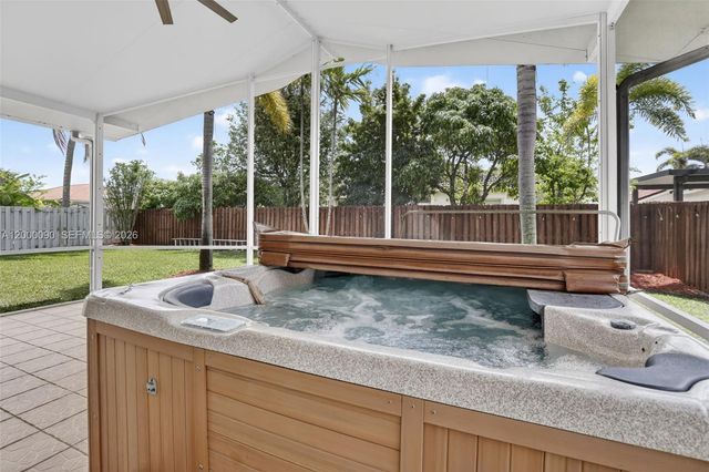 19018 NW 23rd Place, Pembroke Pines, FL 33029