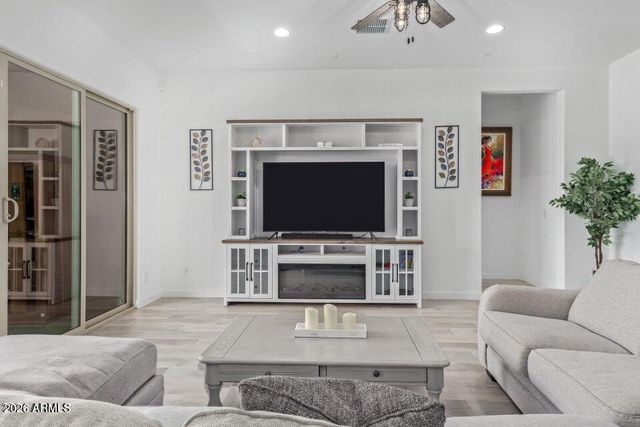 3030 E TUNDRA Lane, San Tan Valley, AZ 85143