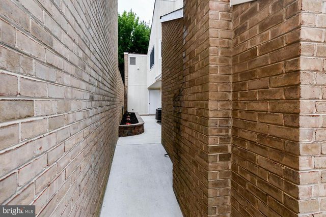 19104 ROMAN WAY, Gaithersburg, MD 20886