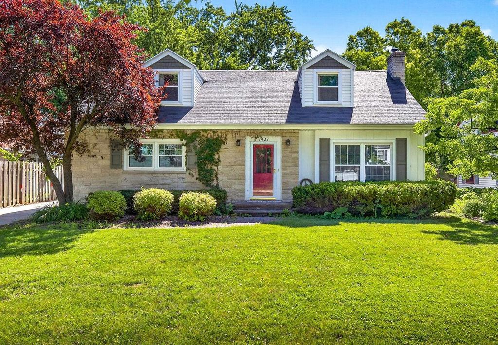 1424 S ALICIA DRIVE, Appleton, WI 54914