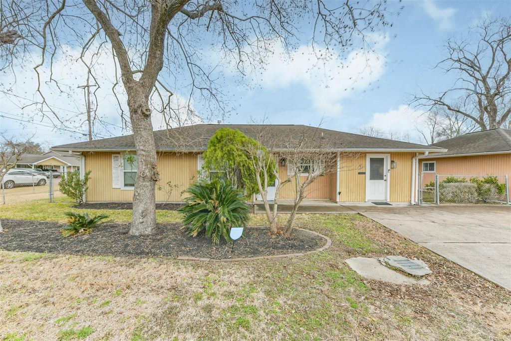 802 Avenue F, South Houston, TX 77587