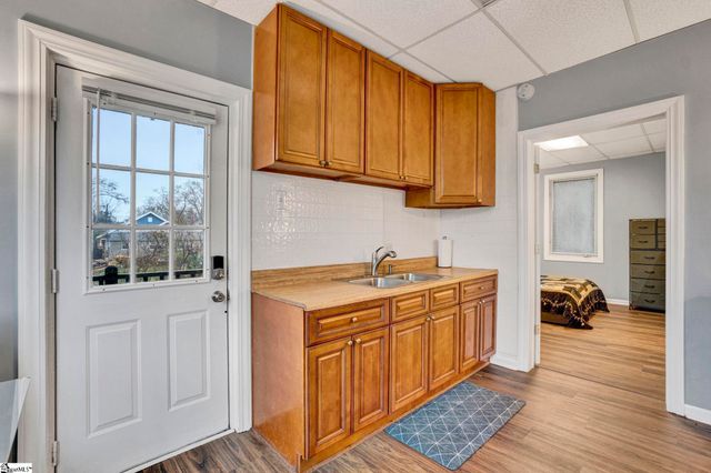 2505 E Brown Street, Seneca, SC 29678