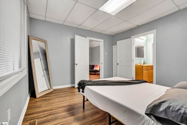 2505 E Brown Street, Seneca, SC 29678